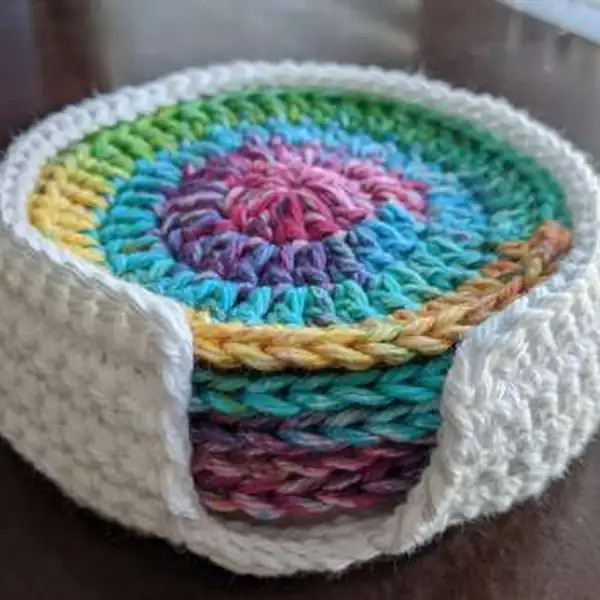 Close-up of a finished rainbow-coaster showing center colors