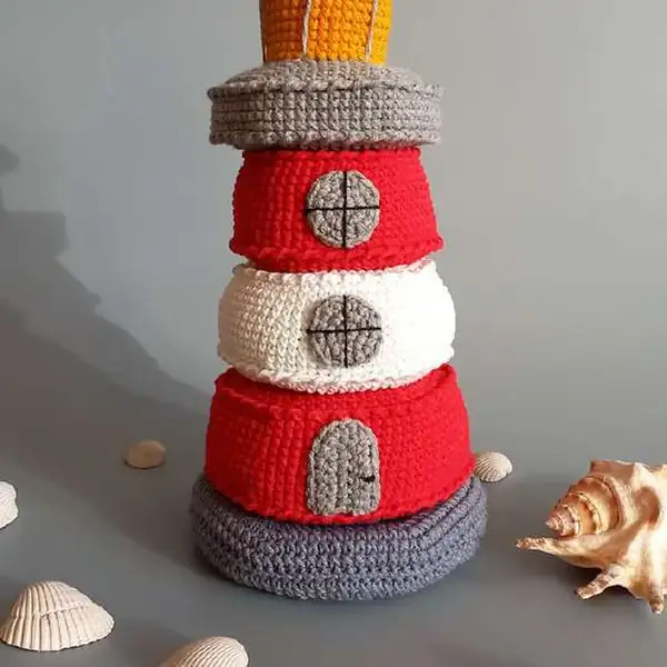 Final lighthouse with roof and top ornament