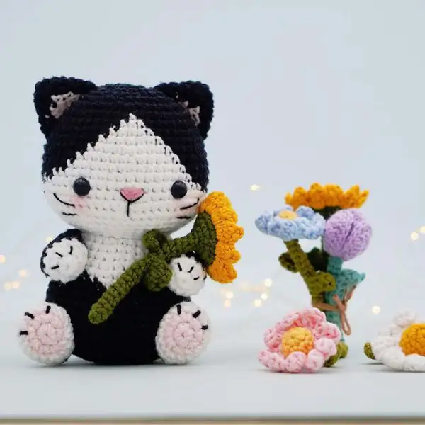 Daisy and tulip flower amigurumi with stems