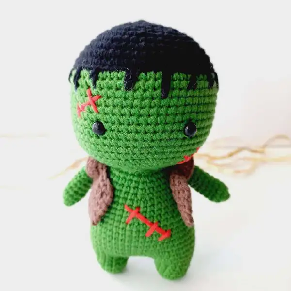 Frankenstein tiny sweater detail crochet