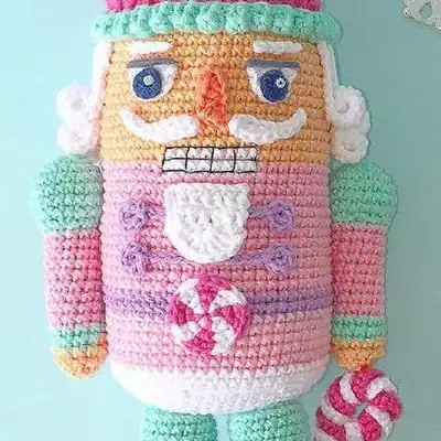 Nutcracker amigurumi head with colorful hat