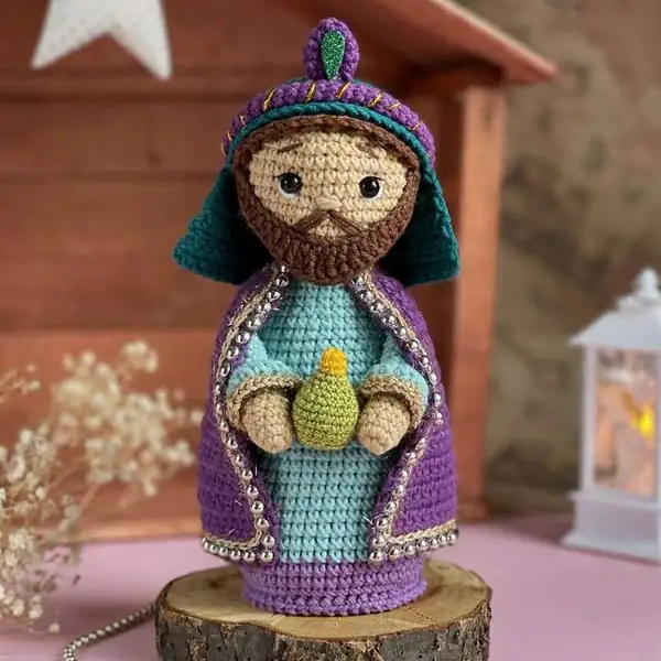 Caspar with turban and royal cape