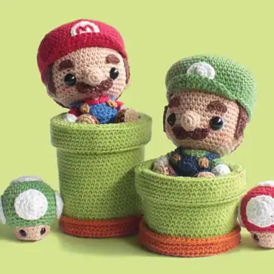 Mario amigurumi head close-up in beige yarn